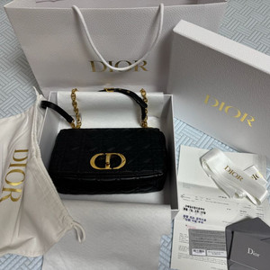 Dior 디올 카로백 미디움_ 박스 보증서 더스트백 쇼