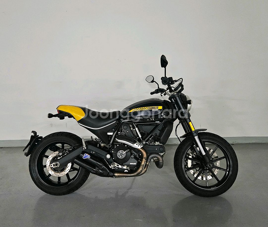 두카티 스크램블러 800 풀스로틀 1인신조 판매합니다--2