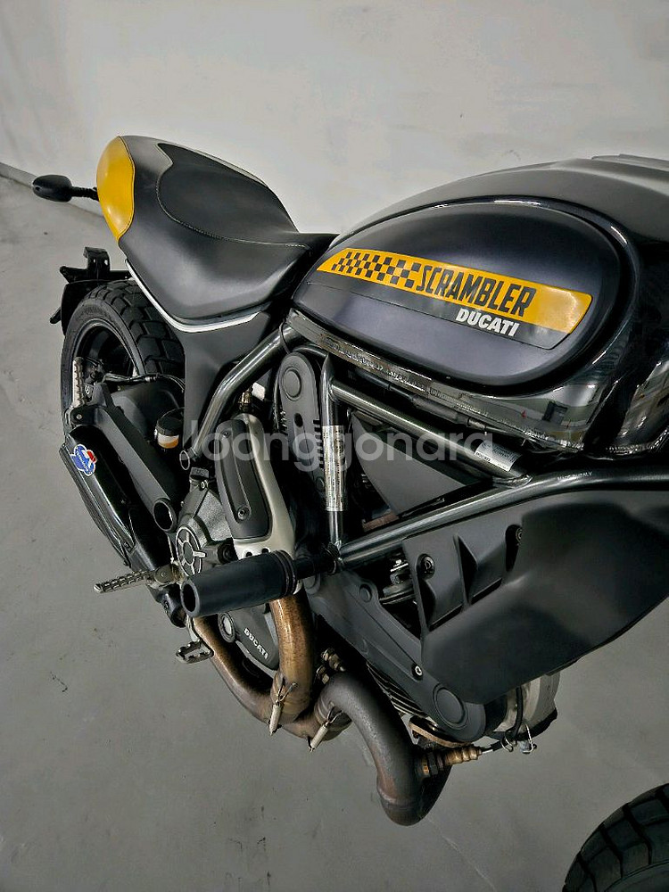 두카티 스크램블러 800 풀스로틀 1인신조 판매합니다--1
