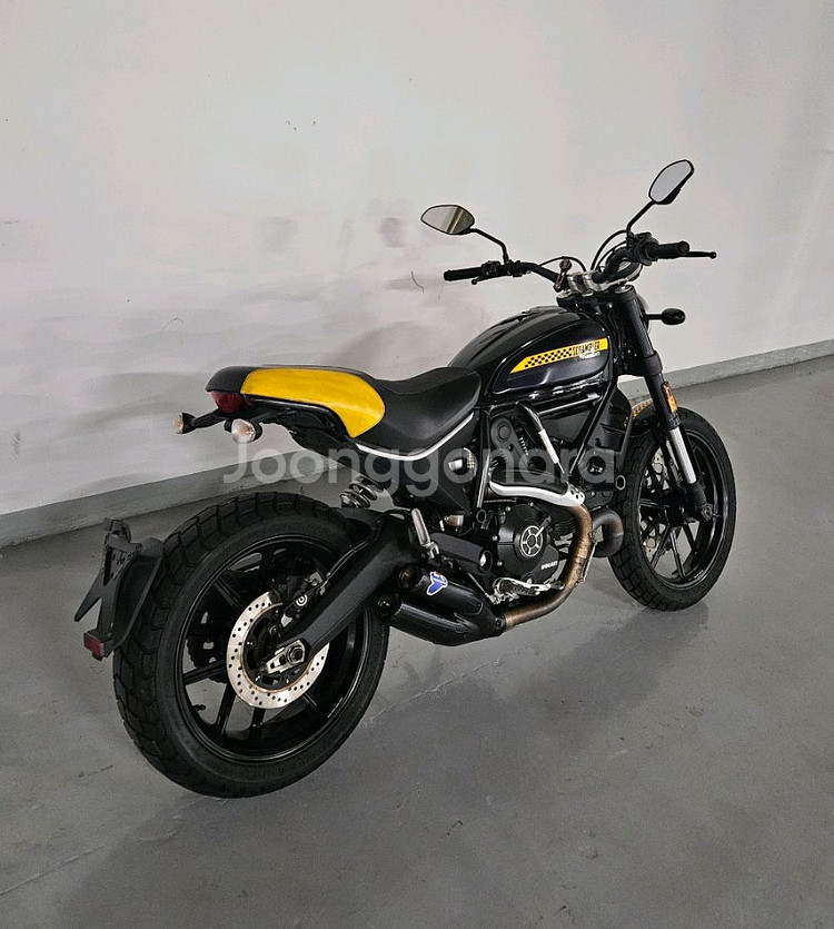 두카티 스크램블러 800 풀스로틀 1인신조 판매합니다--4