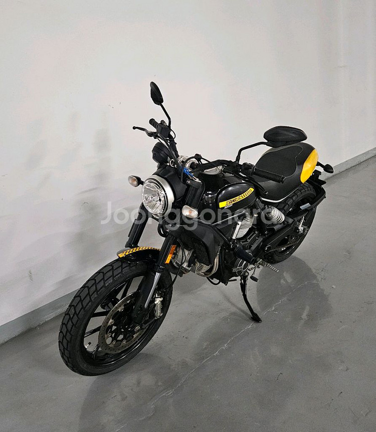 두카티 스크램블러 800 풀스로틀 1인신조 판매합니다--5