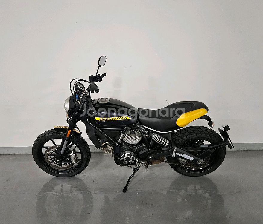 두카티 스크램블러 800 풀스로틀 1인신조 판매합니다--6