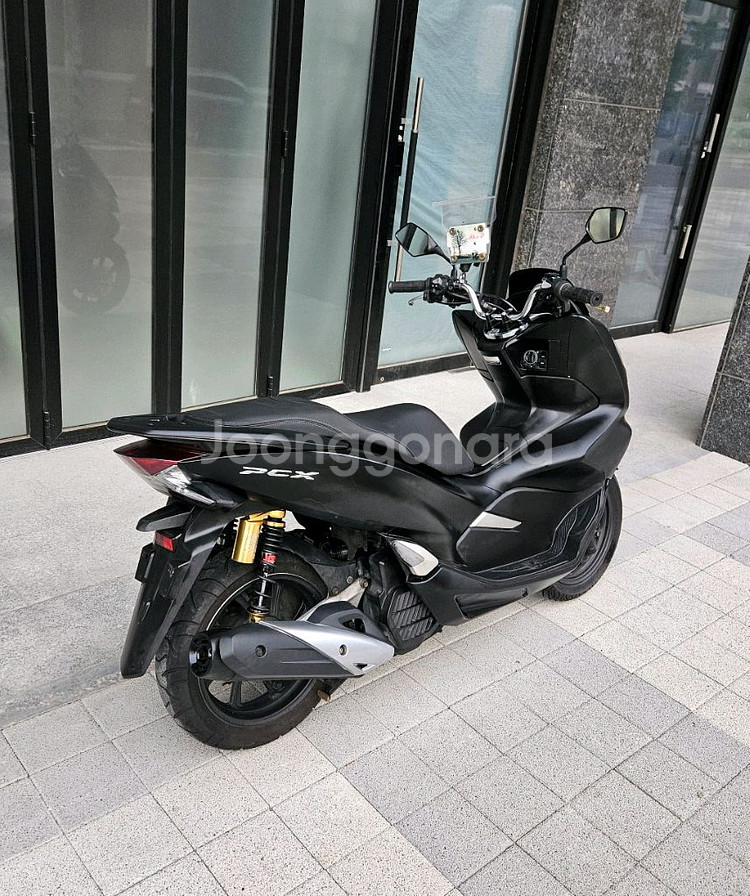 20년식 PCX 125 팝니다--2