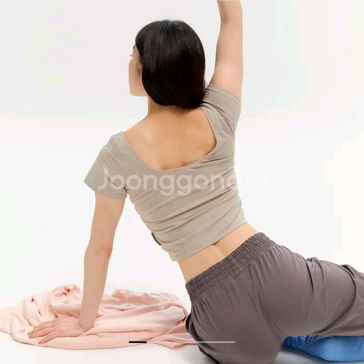 무브웜 딥유넥탑 m사이즈 fog색상--1