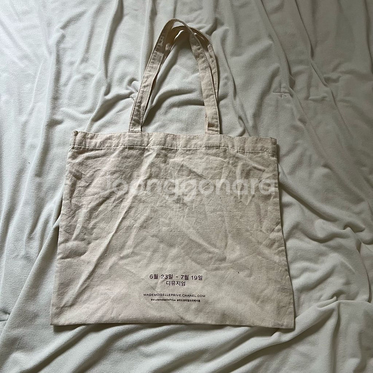 자라 반팔티, 샤넬 에코백, 가을 보세 블라우스--3