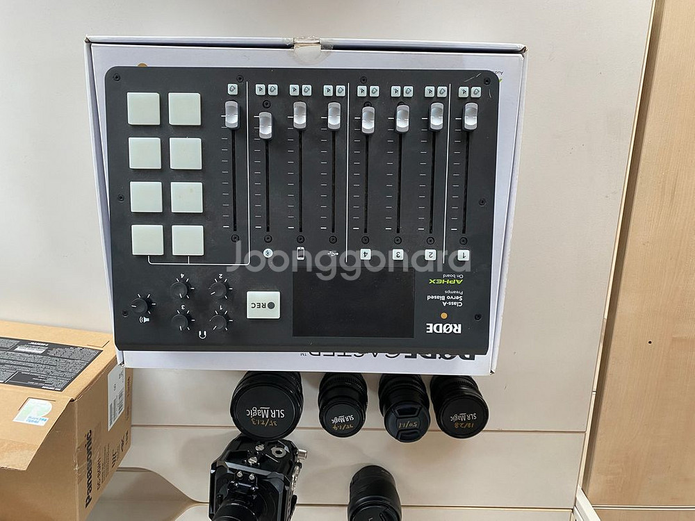 RODE CASTER PRO (1세대)--0