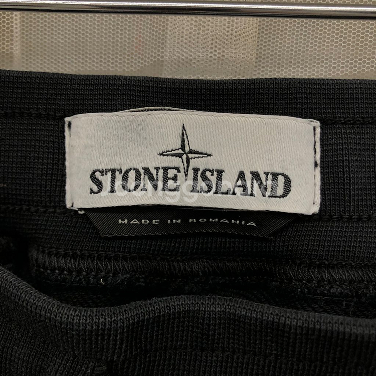 스톤아일랜드 와펜 블랙 조거 팬츠(32인치~34인치)--1