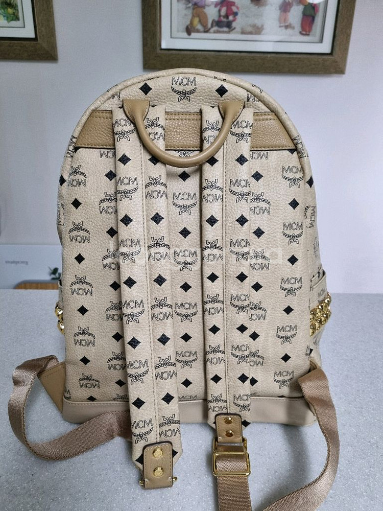 엠씨엠 스터드 비세토스 백팩 L(정품)--1