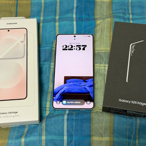 갤럭시 S25엣지 티타늄실버 256기가 판매합니다