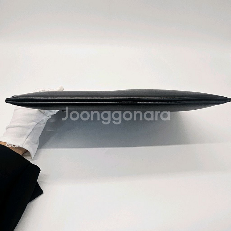 입생로랑 타이니 모노그램 클러치백--3