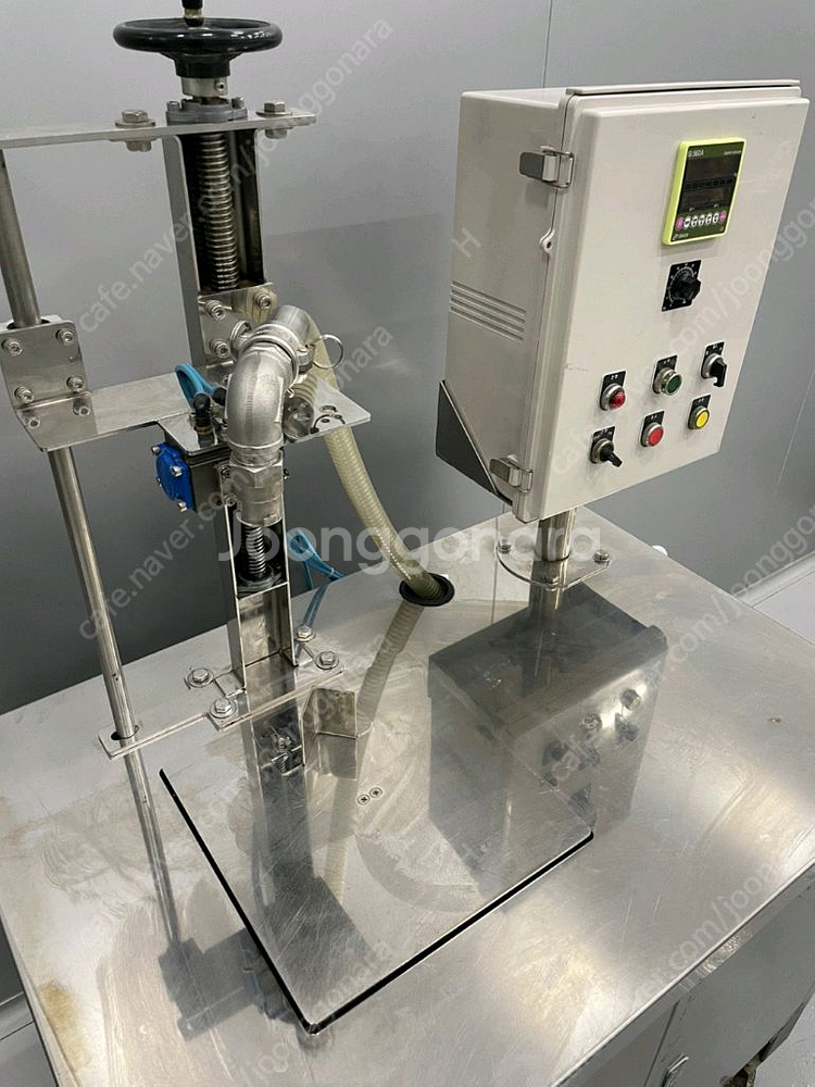 [삼진종합기계]액상충진기--3