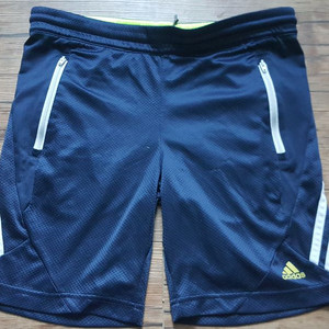 사이즈M 80-85 145정도 반바지 아디다스 나이키