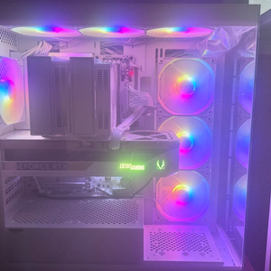 9800x3D 5080게이밍 본체팝니다