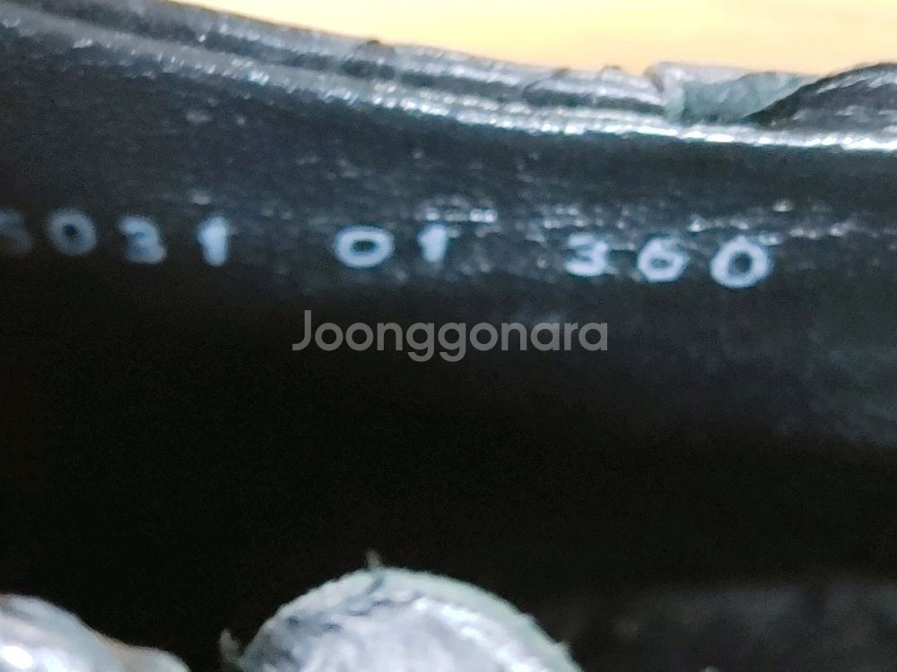 (새상품)슈콤마보니 뱀피소재 토오픈 앵클힐--5