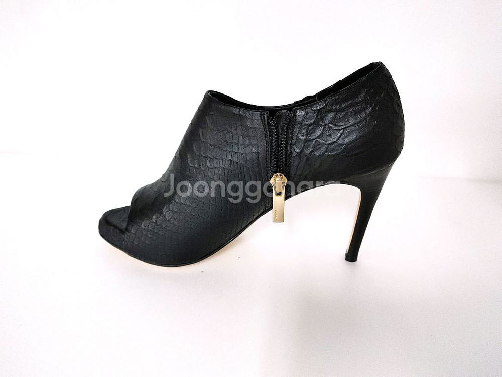 (새상품)슈콤마보니 뱀피소재 토오픈 앵클힐--6