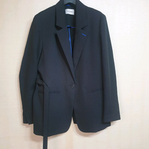구호플러스 백 슬릿 세미 오버핏 자켓/2