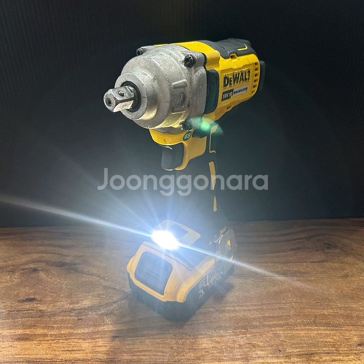 디월트 충전 임팩 렌치 DCF894배터리포함--4