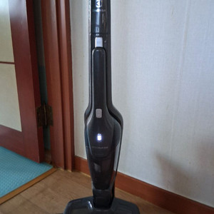 EIectroIux 무선 충전 청소기 14.4v
