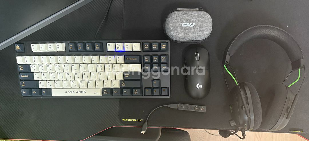 컴퓨터+모니터+주변기기 풀세트로 판매합니다.--3