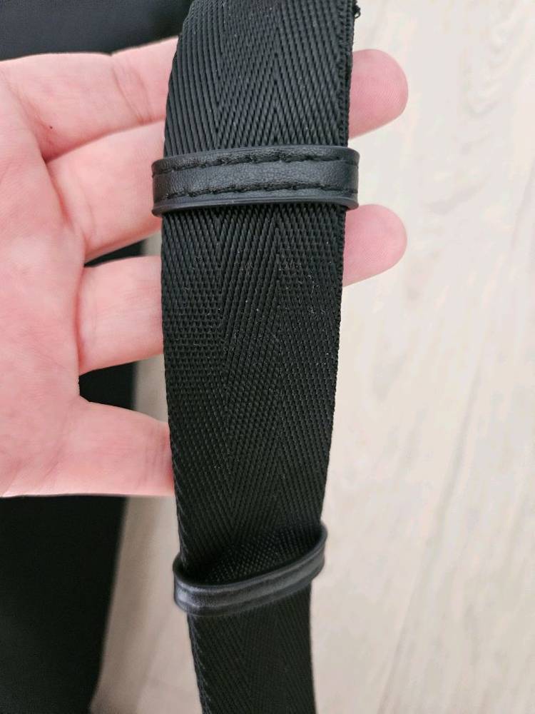 발렌시아가 벨트백 힙색 이미지