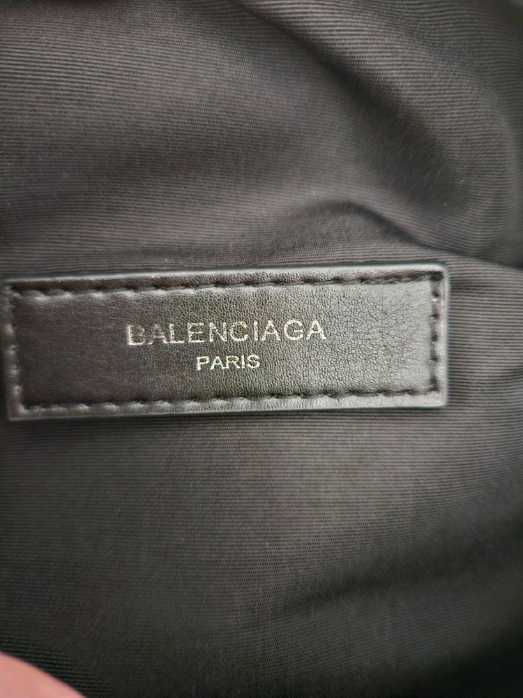 발렌시아가 벨트백 힙색 이미지