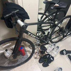 트렉 fx3 m사이즈 2023년식