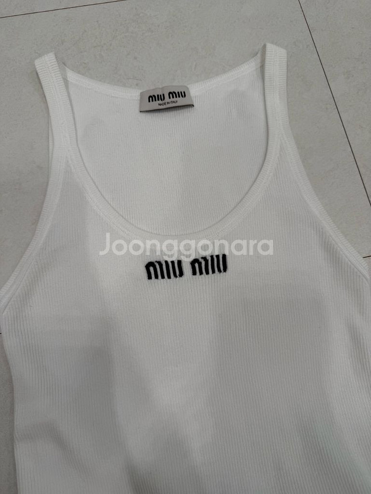 정품 miumiu 미우미우 화이트 탱크 탑 40--2