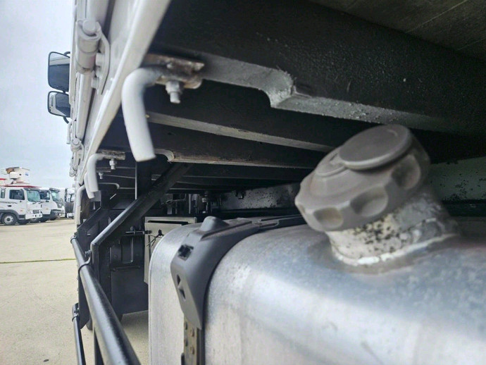 5톤카고트럭 중축 제원 적재함길이 5.4 후축 중고매매 이미지