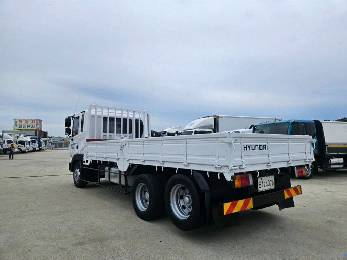 5톤카고트럭 중축 제원 적재함길이 5.4 후축 중고매매 이미지