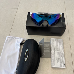 오클리 이브이제로