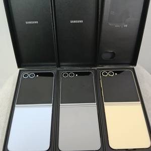 갤럭시Z플립6 256GB 자급제 팝니다!!박스폰(새폰급