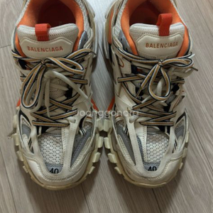 발렌시아사 트랙슈즈 40사이즈 판매합니다