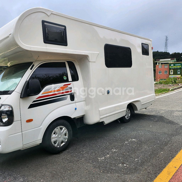 18년식 캠핑카 팔아요--6