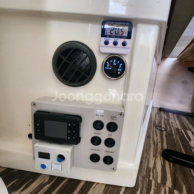 18년식 캠핑카 팔아요--8