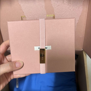 미우미우 카드지갑