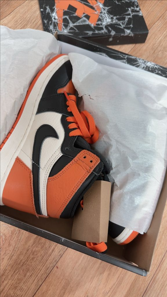 에어 조던 1 레트로 하이 OG 쉐터드 백보드 (GS) 이미지