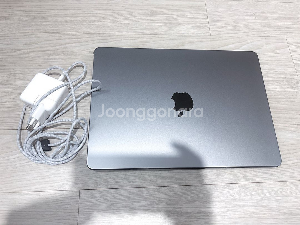 Apple 맥북 에어13 스페이스그레이(거의 새거)--0