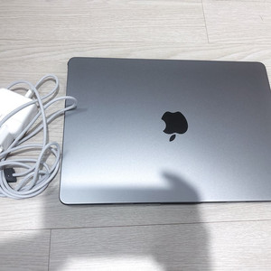 Apple 맥북 에어13 스페이스그레이(거의 새거)