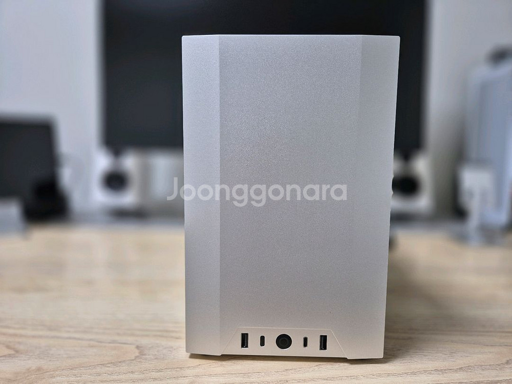 SFF 케이스- NCASE M2--0