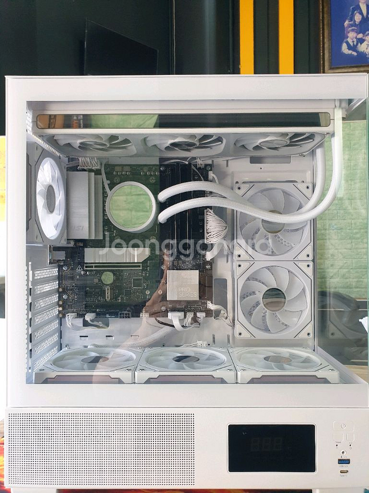 미사용 ) 9800X3D & RTX5070 컴퓨터 판매--1