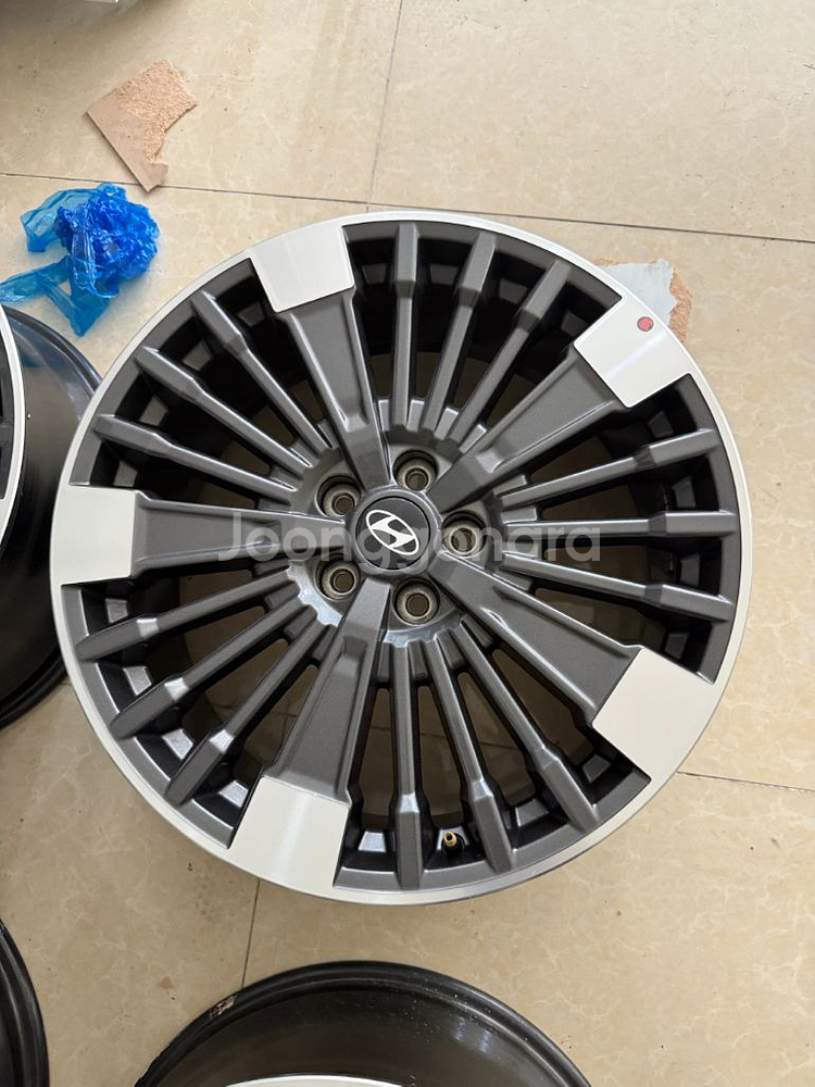 싼타페 MX5 하이브리드 20인치 중고휠 판매--2