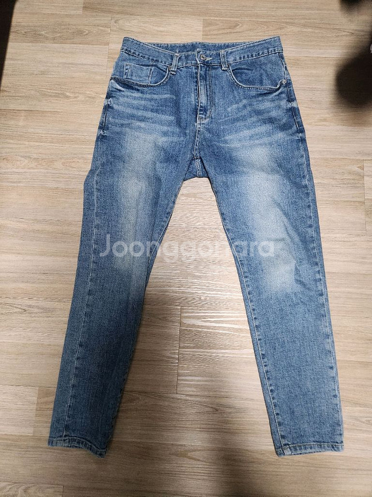 하프크라이즈 테이퍼드 청바지 판매합니다--0
