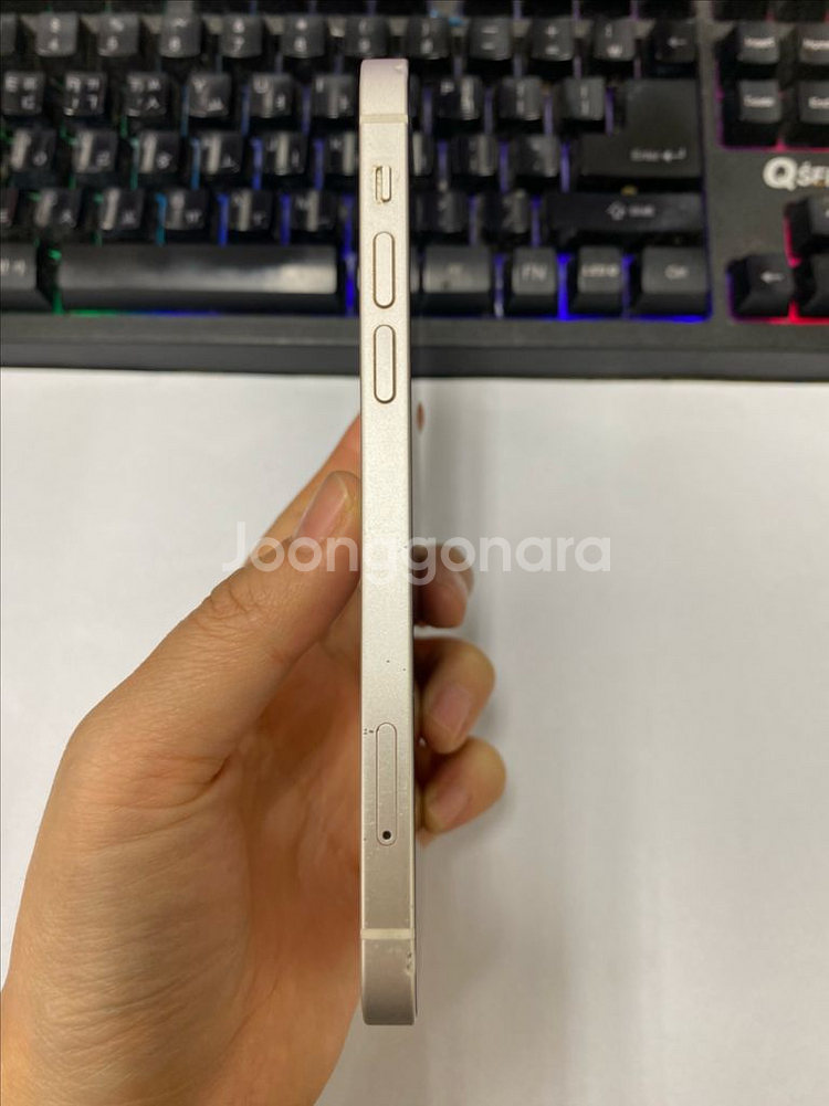 아이폰12 화이트 외관깔끔 64GB 무잔상--4
