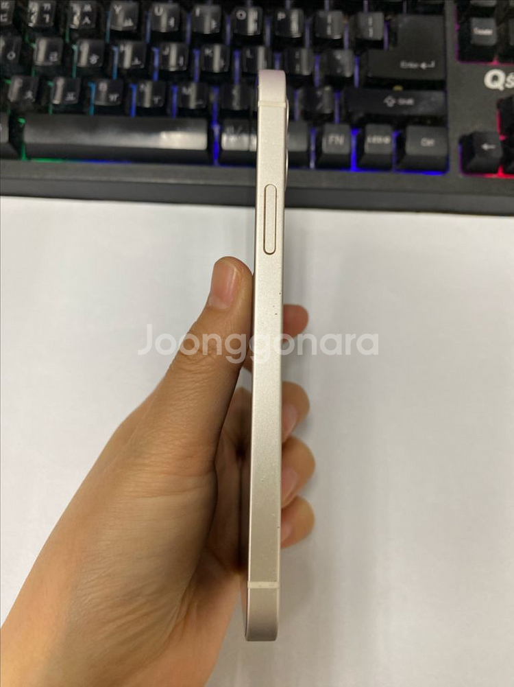 아이폰12 화이트 외관깔끔 64GB 무잔상--5