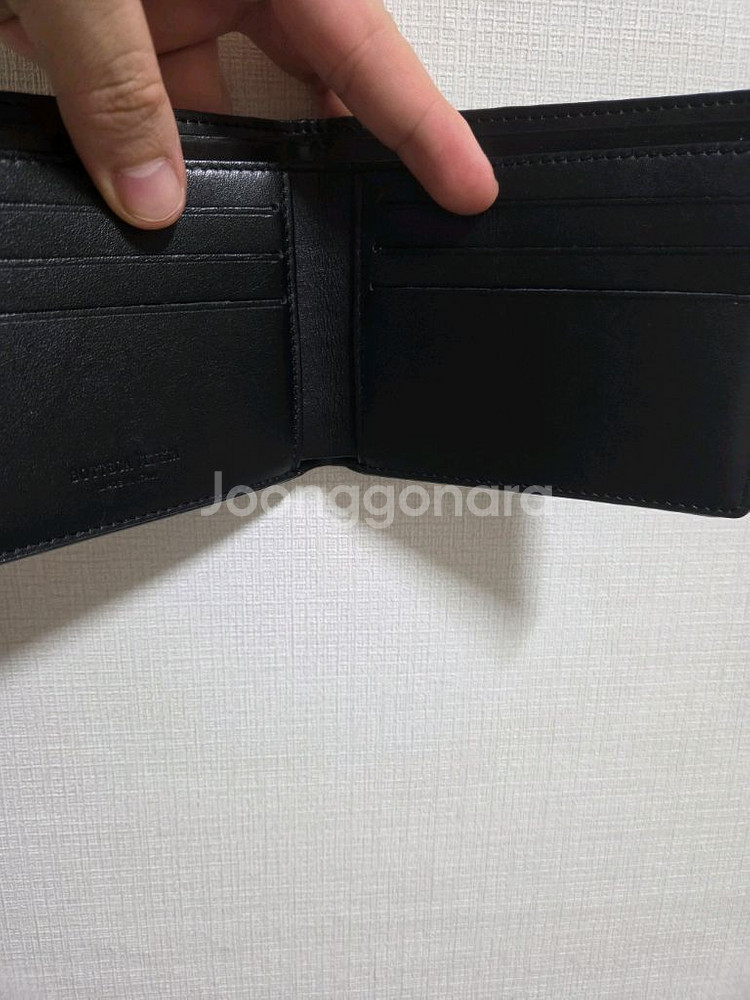 남성 심플한 블랙 반지갑 팝니다--1