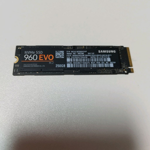 SSD 삼성 960EVO 250GB 팝니다