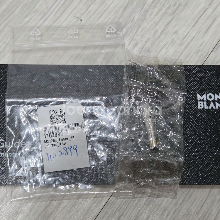 닙 몽블랑 마이스터스튁 화이트 솔리테어 만년필 EF--4
