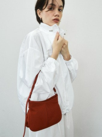 쿠론X어그스트 러브숄더백 레드 판매--8