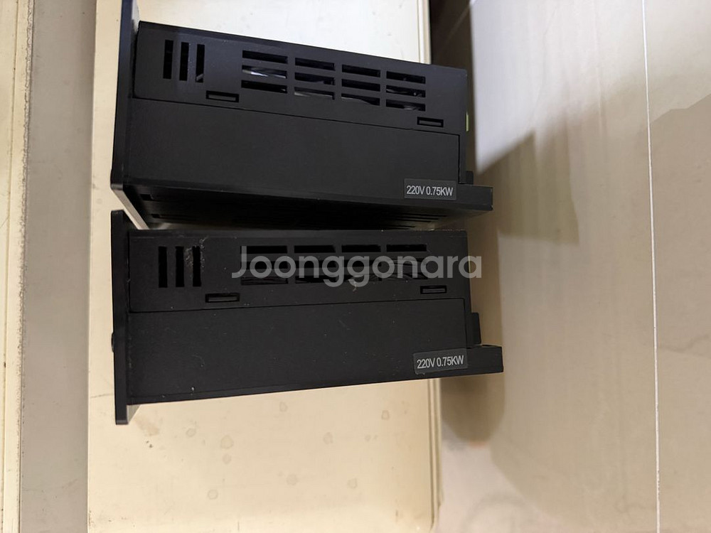 주파수 변환기 220V 0.75KW 소형 인버터 2개--2