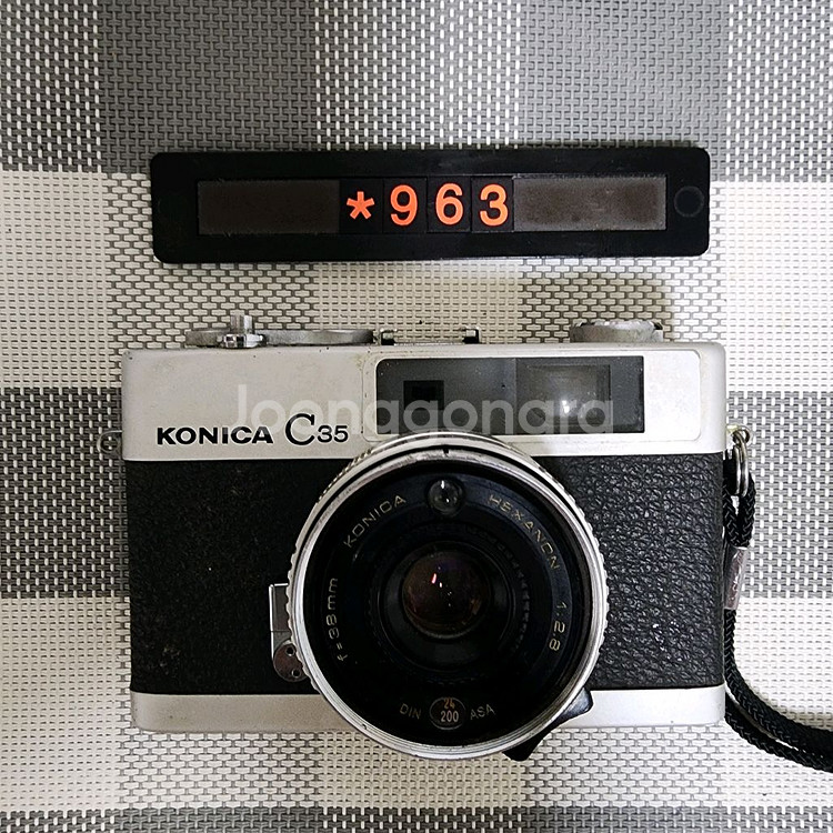 코니카 C 35 필름카메라 실버바디--0